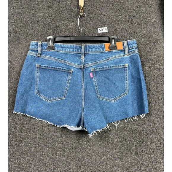 PINK Victoria's Secret Shorts Womens 14 Denim Daisy Rhinestone Raw Hem - Picture 2 of 10